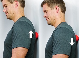 middle-trapezius-stretches-with-ball